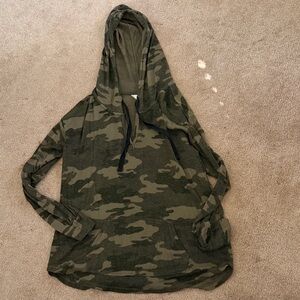 Market & Spruce Women's Camo Hooded Pullover Sweatshirt - Olive Green